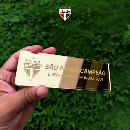 Exclusivo: Quadro de Medalhas Tricolor Paulista Soberano Multicampeão 2005 Libertadores e Mundial Moldura de Madeira 33x33cm + *BRINDE 1x Caneca* - EDIÇÃO LIMITADA