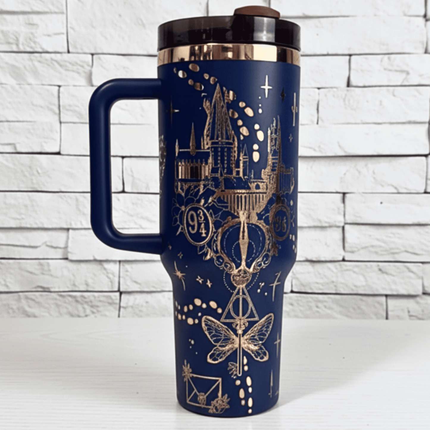 Exclusivo: Garrafa Térmica 1.2L Edição Especial HP Dourada e Metalizada Customizada Gravação Laser + *BRINDE 1x Chaveiro Exclusivo* - EDIÇÃO LIMITADA