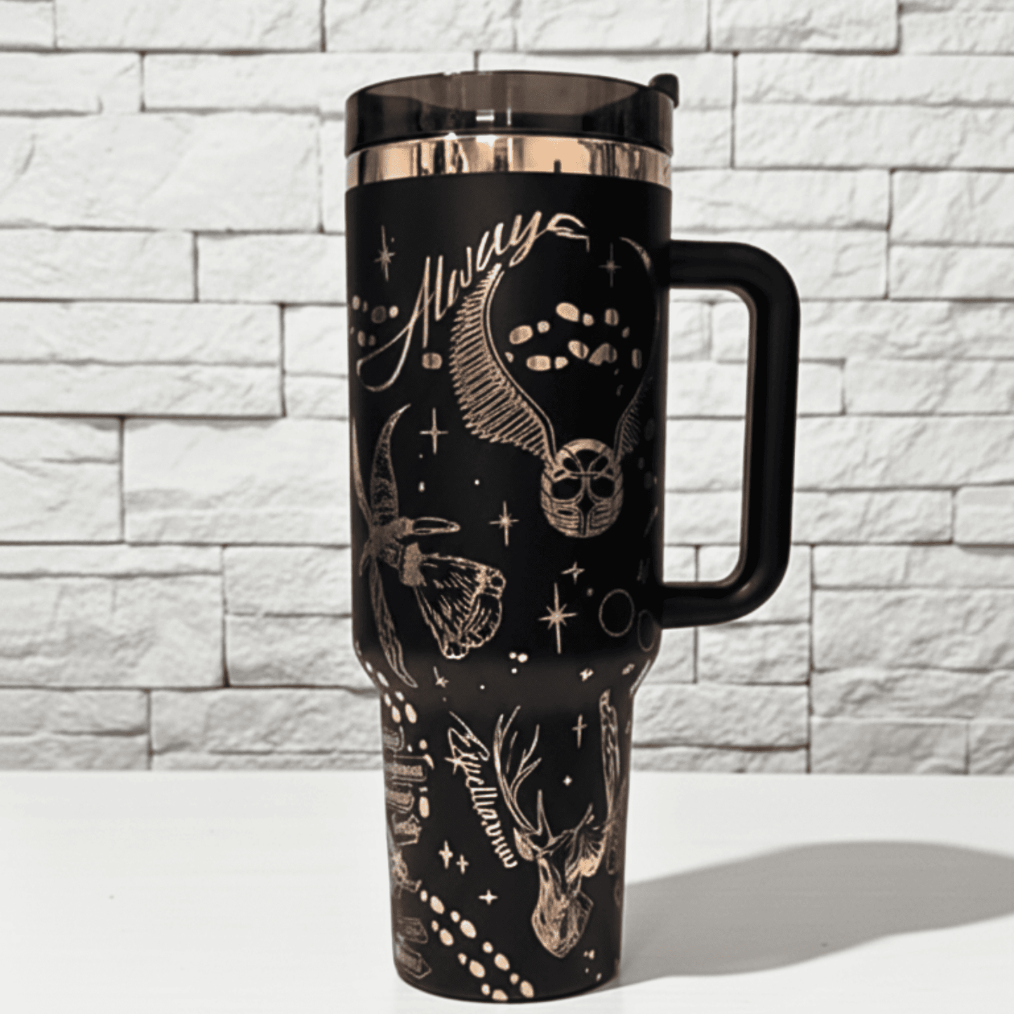 Exclusivo: Garrafa Térmica 1.2L Edição Especial HP Dourada e Metalizada Customizada Gravação Laser + *BRINDE 1x Chaveiro Exclusivo* - EDIÇÃO LIMITADA