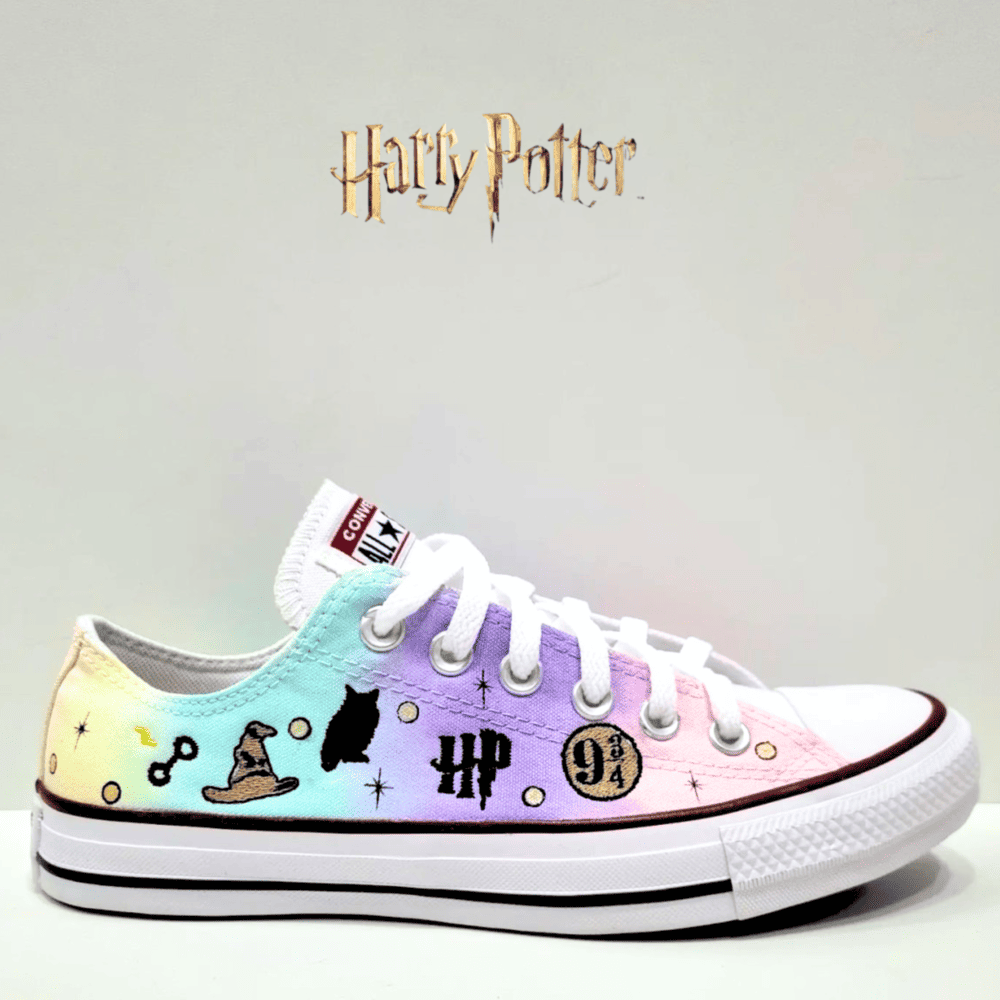 Exclusivo: Tênis All Star Customizados Bordados de HP + *BRINDE 1x Caneca Oficial* - EDIÇÃO LIMITADA