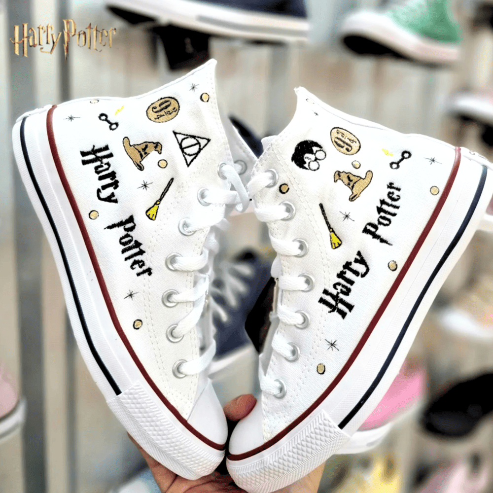 Exclusivo: Tênis All Star Customizados Bordados de HP + *BRINDE 1x Caneca Oficial* - EDIÇÃO LIMITADA